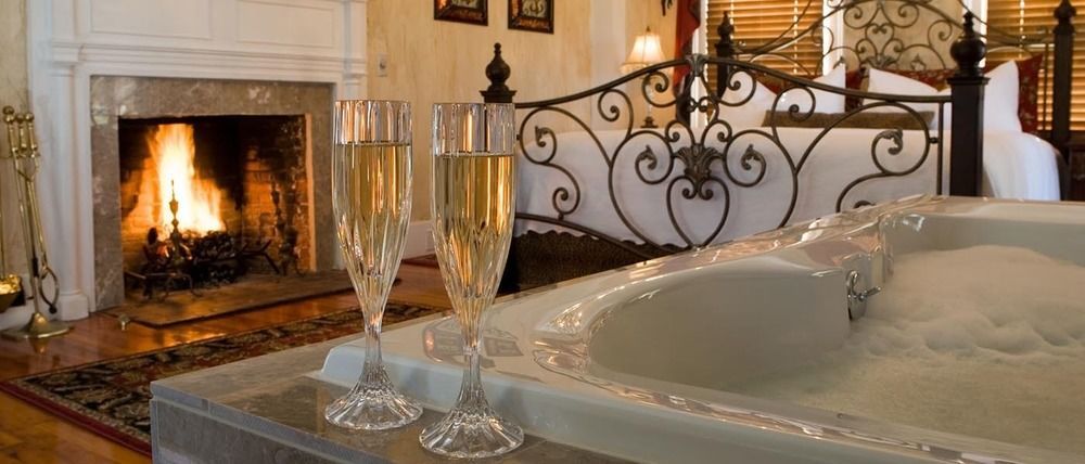 Historic Jacob Hill Inn Сіконк Екстер'єр фото